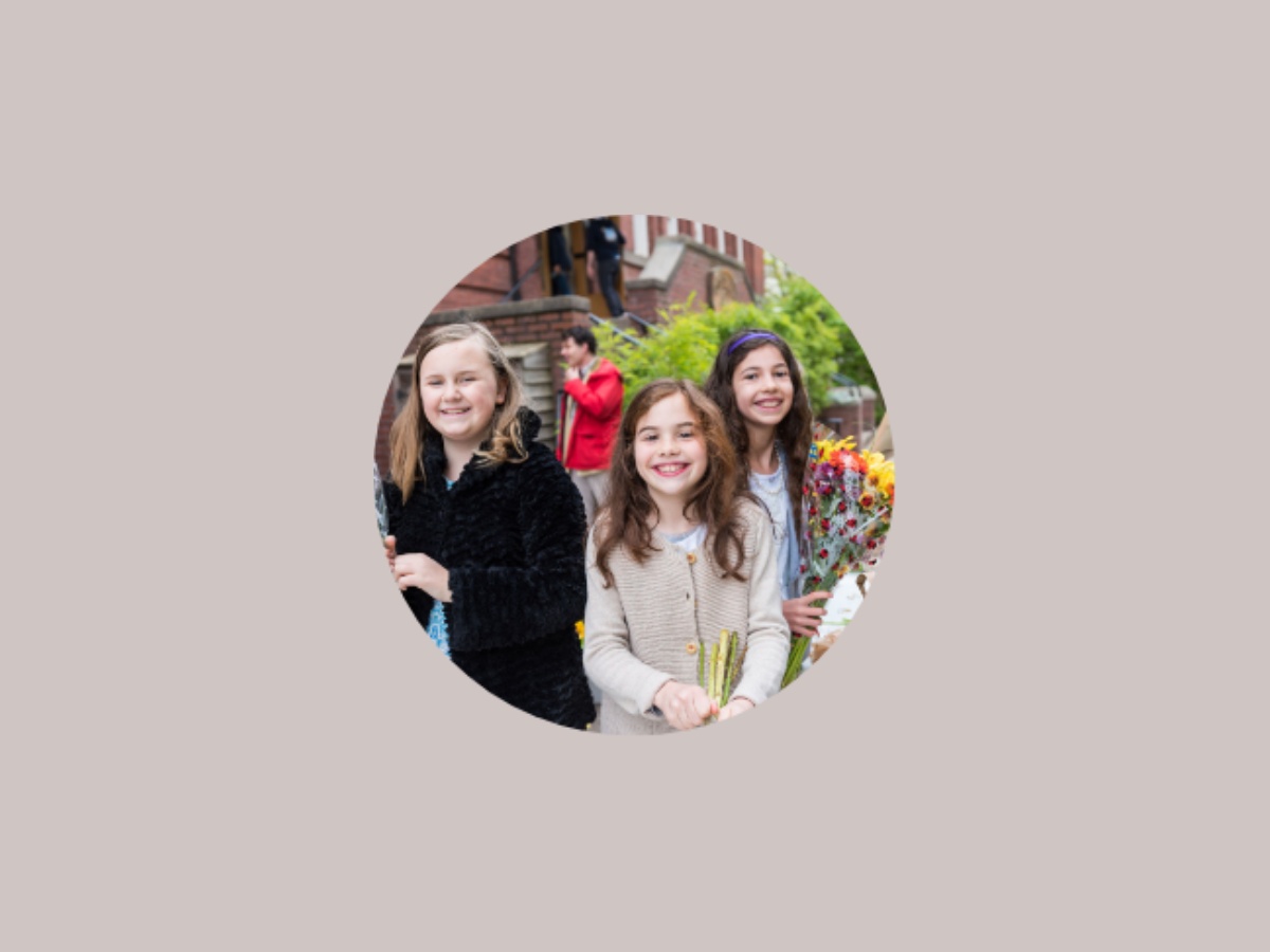 Cedarwood Elementary School photo of 3 students for article Education for a Wholehearted Life for newcomers moving to Portland.