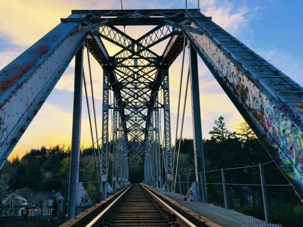 Best suburbs in Portland, bridge in Lake Oswego, Oregon
